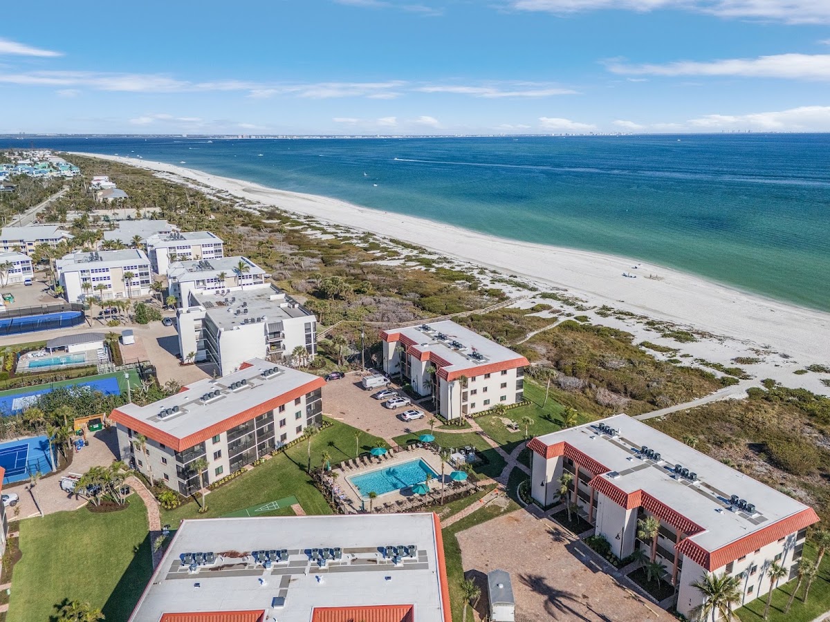 Sandalfoot Beachfront Condominium — photo 4