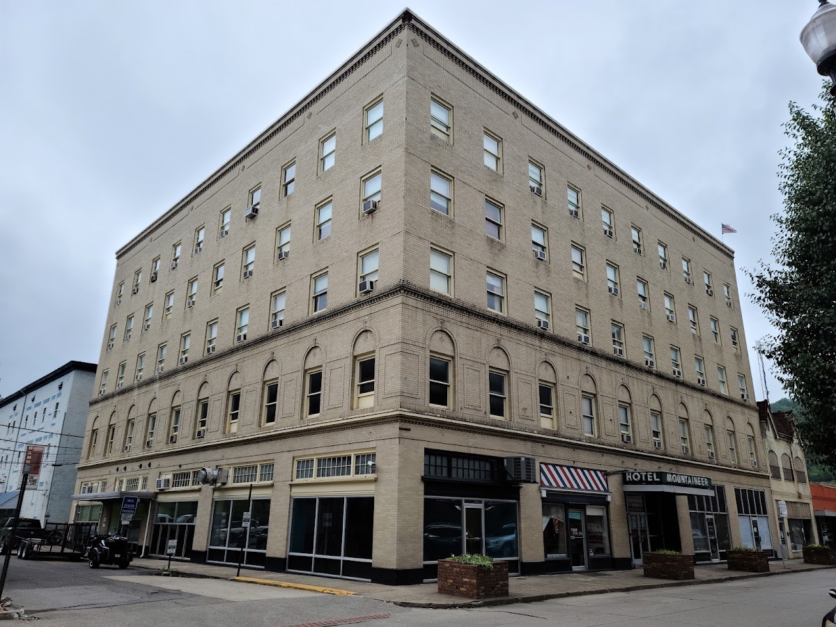 The Mountaineer Hotel — photo 1