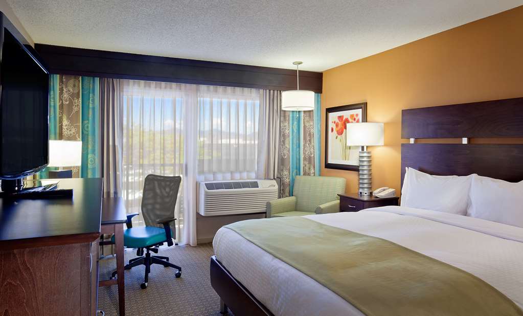 DoubleTree by Hilton Hotel Santa Fe — photo 3