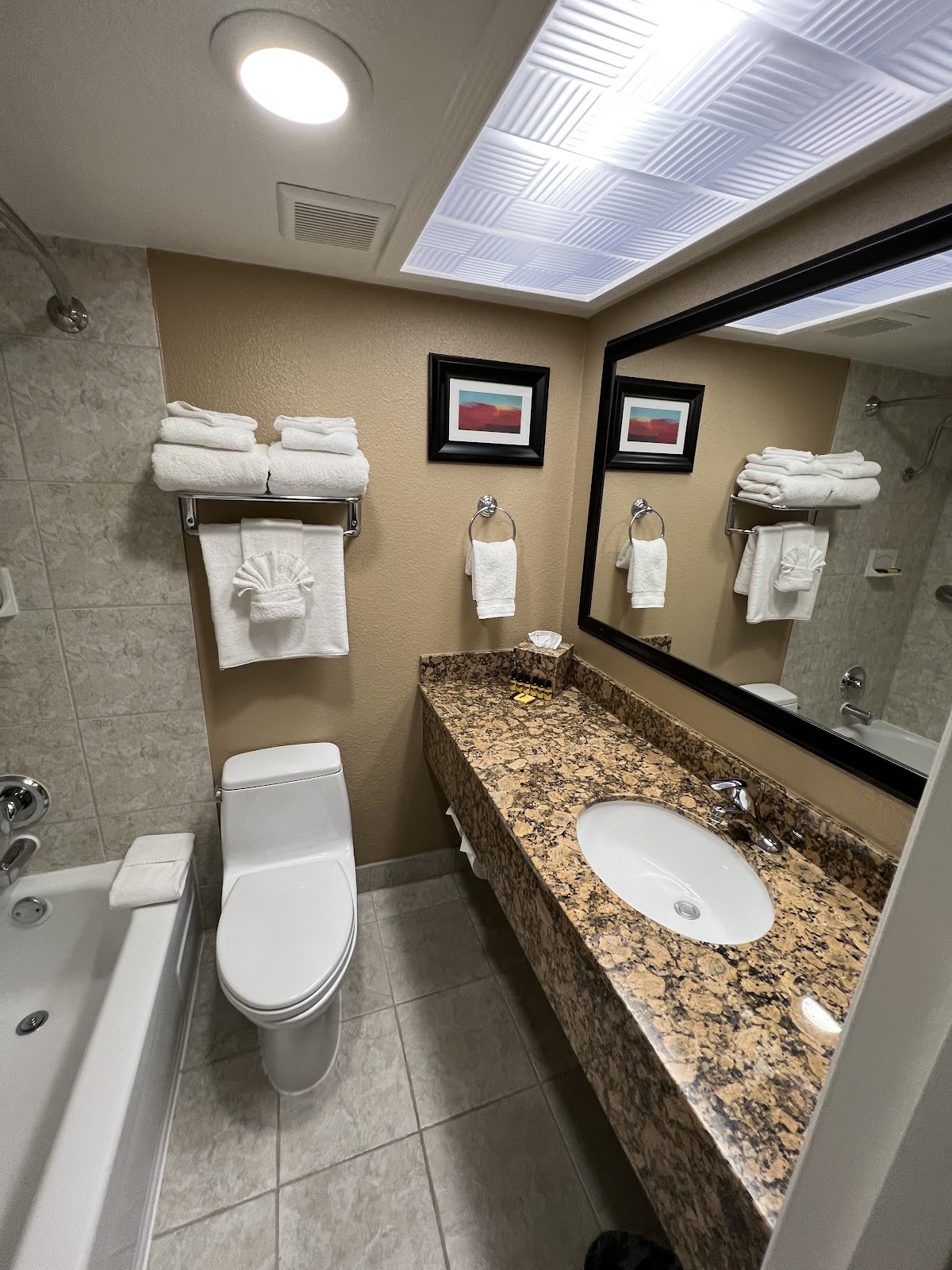 Best Western Plus Casino Royale–Center Strip — photo 5