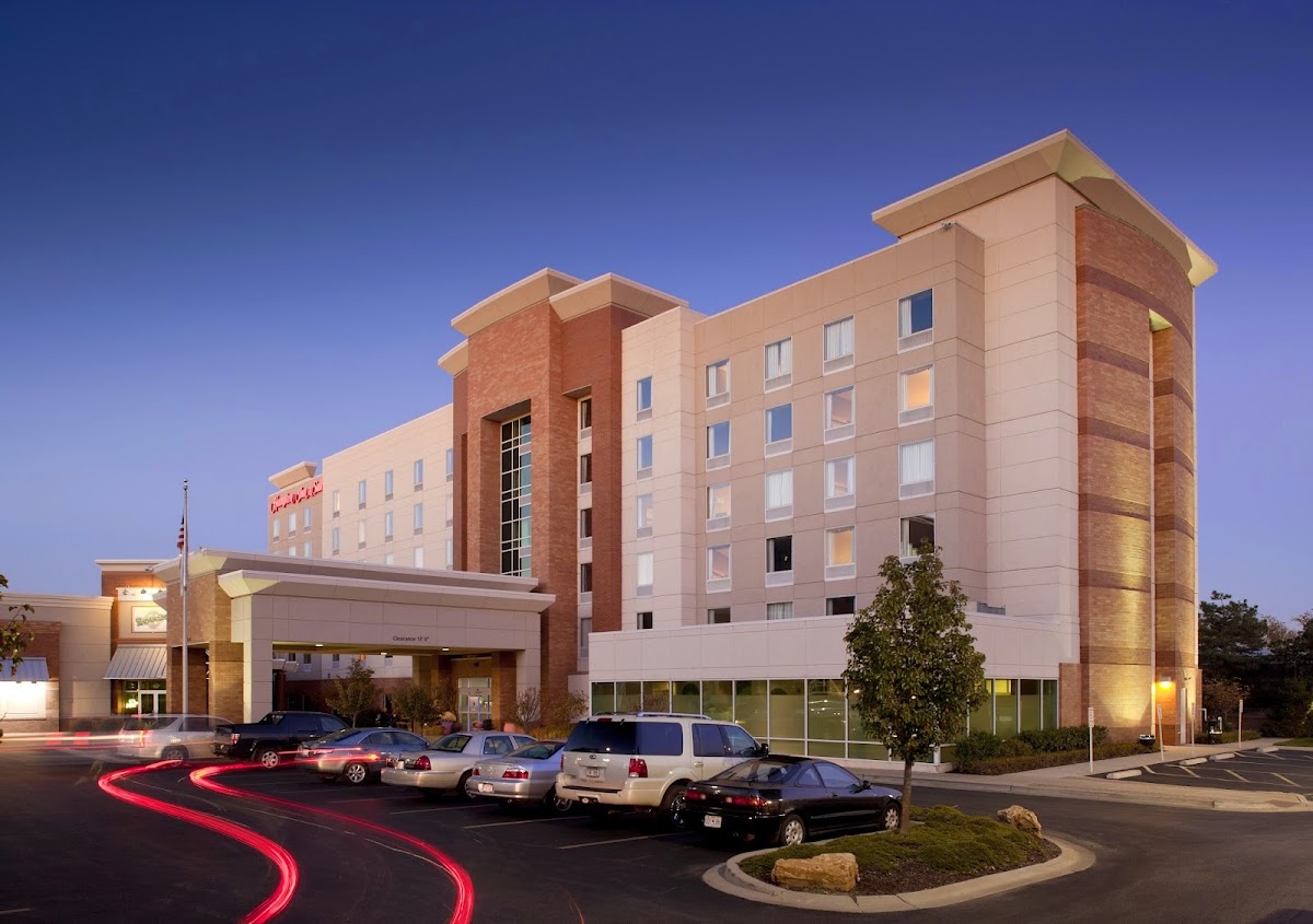 Hampton Inn & Suites St. Louis at Forest Park — photo 1