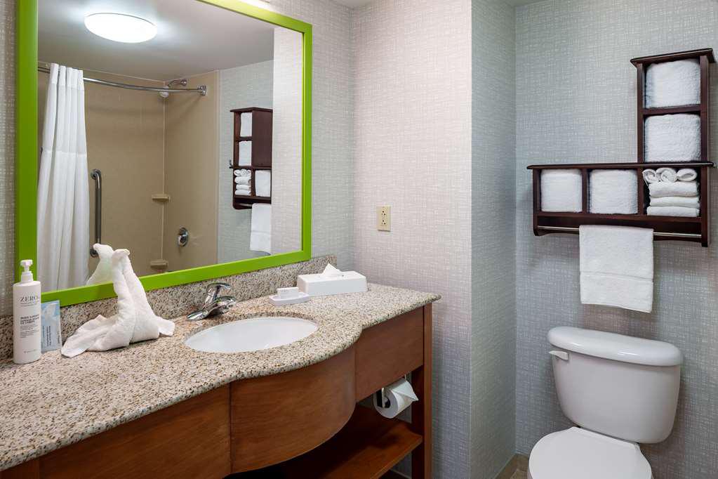 Hampton Inn & Suites St. Louis at Forest Park — photo 5