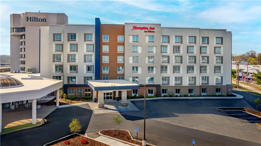 Hampton Inn by Hilton St Louis Airport — photo 1