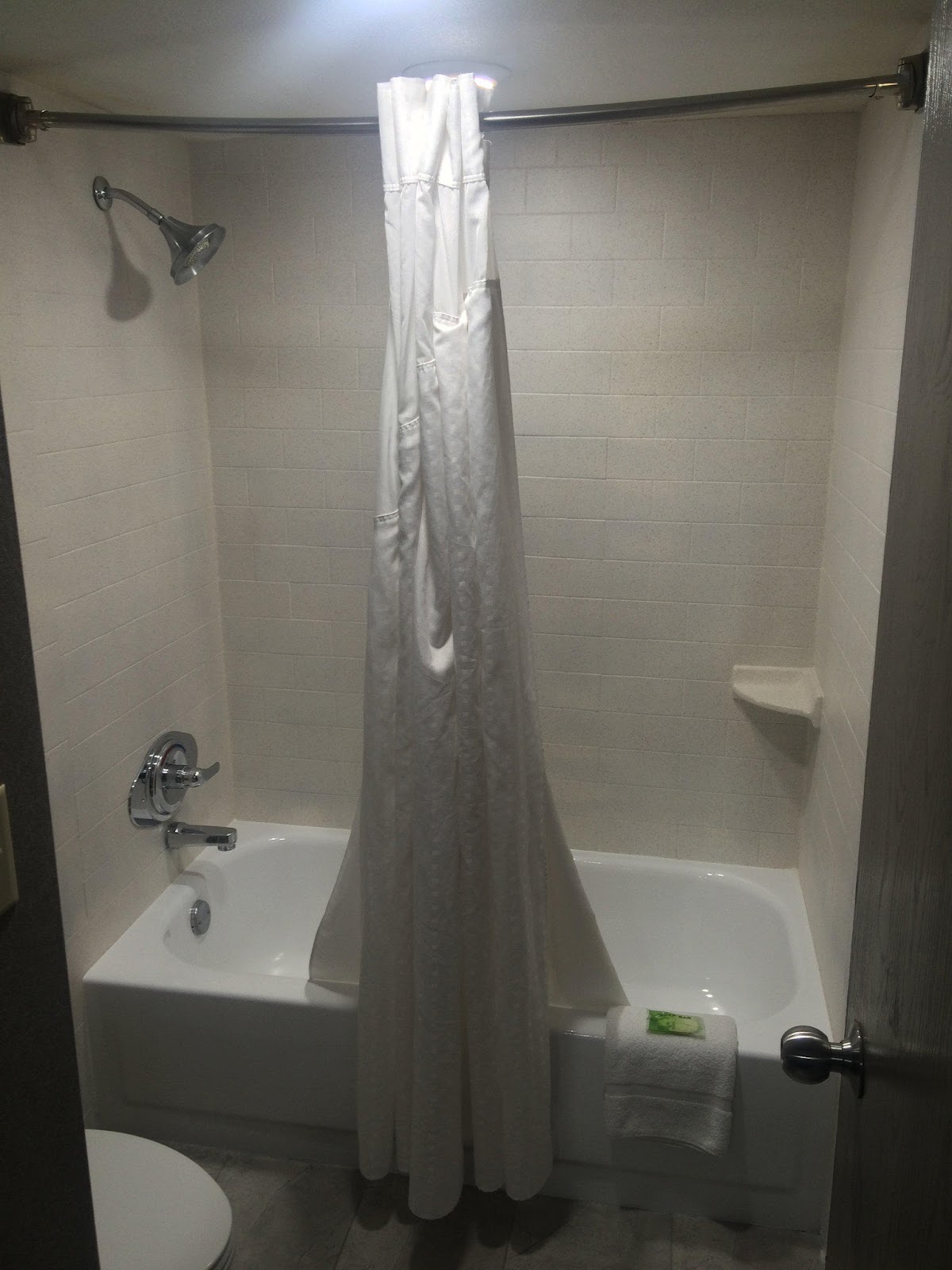 Holiday Inn Express & Suites Fayetteville-Univ of AR Area by IHG — photo 4