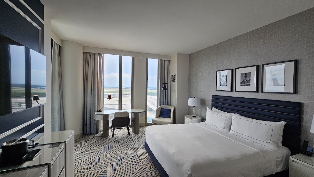 Hilton BNA Nashville Airport Terminal — photo 3