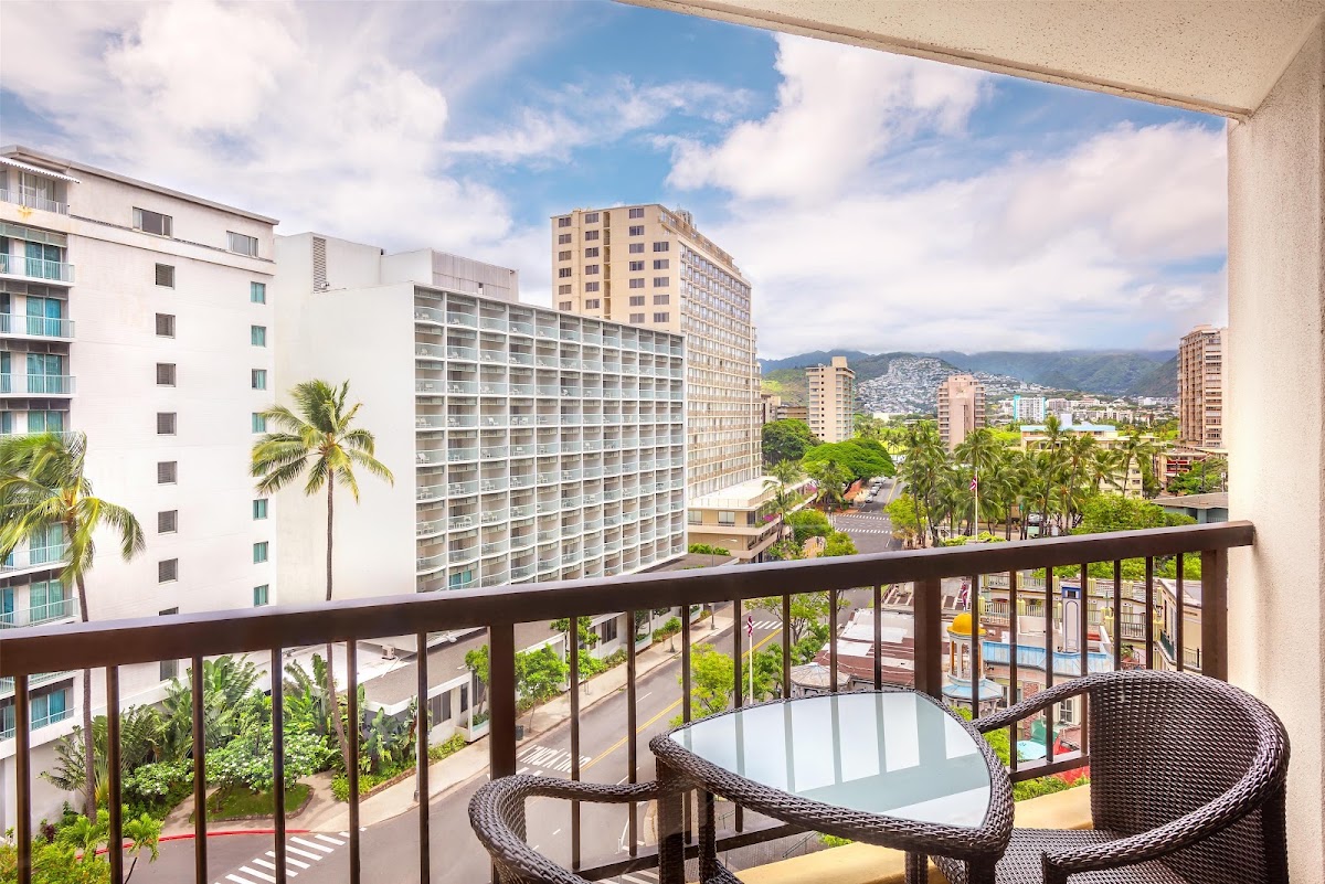 Hyatt Regency Waikiki Beach Resort and Spa — photo 1