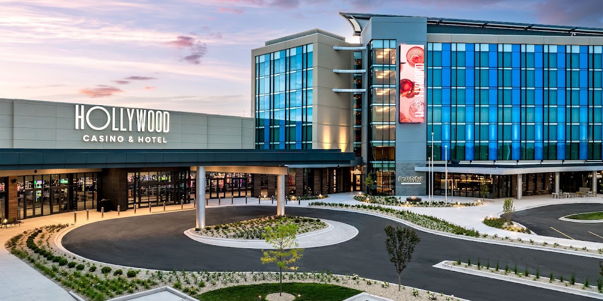 Hollywood Casino and Hotel Aurora — photo 1