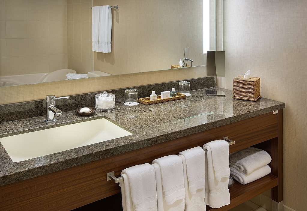 Maui Coast Hotel — photo 5