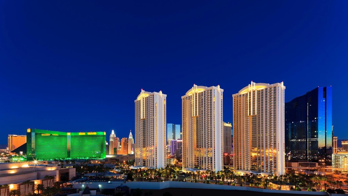 The Signature at MGM Grand — photo 1