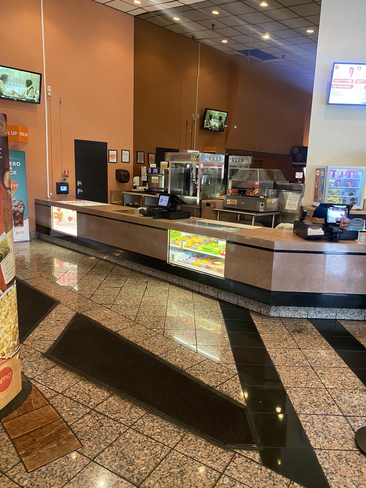 AMC Woodbridge 5 — photo 5