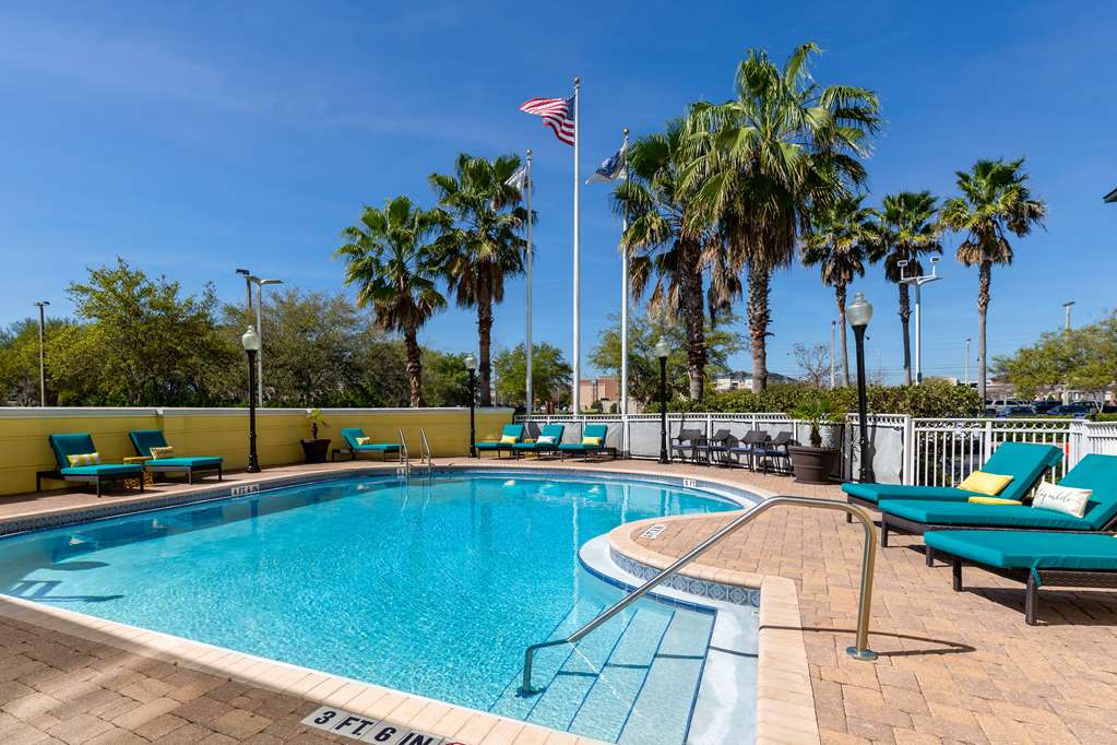 Hampton Inn & Suites Jacksonville Deerwood Park — photo 4