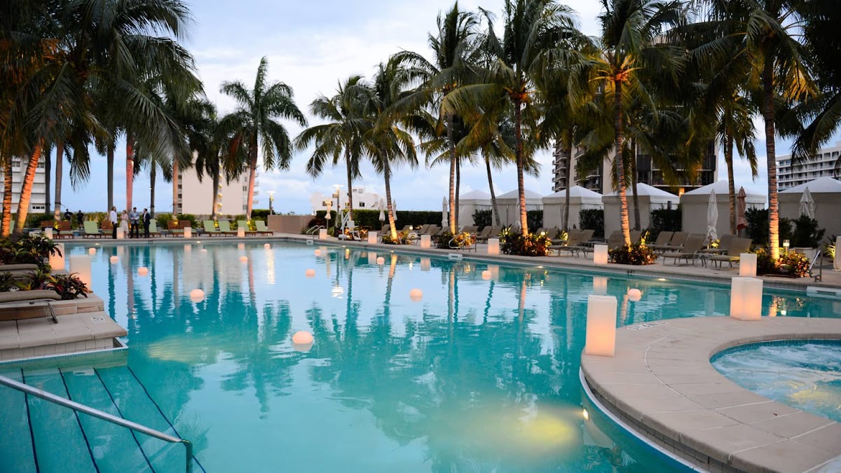 Four Seasons Hotel Miami — photo 4