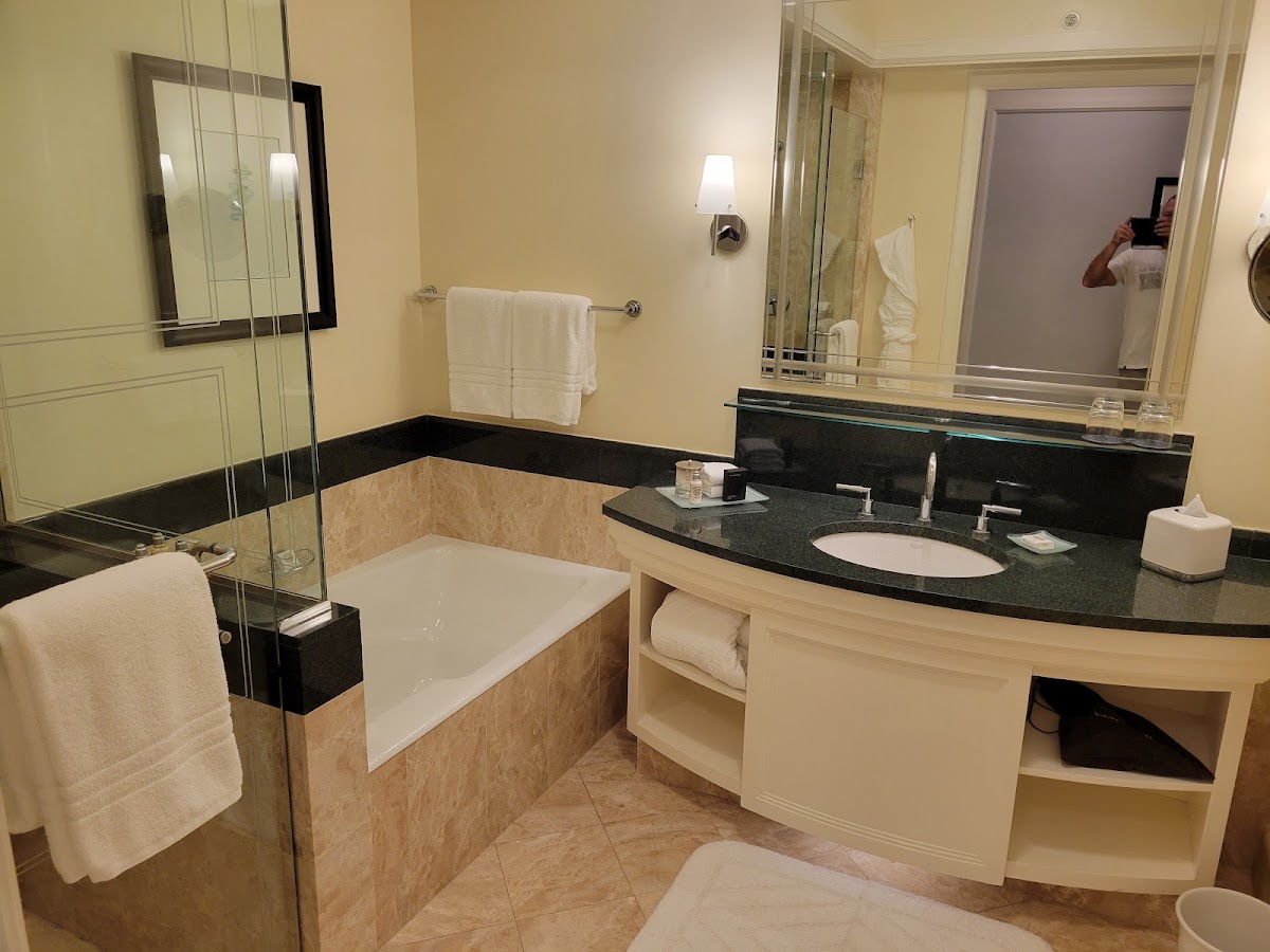 Four Seasons Hotel Miami — photo 5