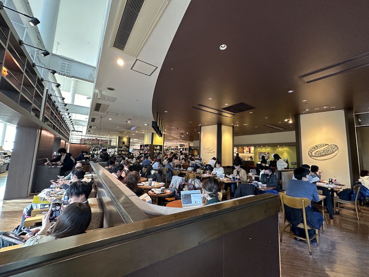 TSUTAYA Yokohama Minatomirai — photo 4