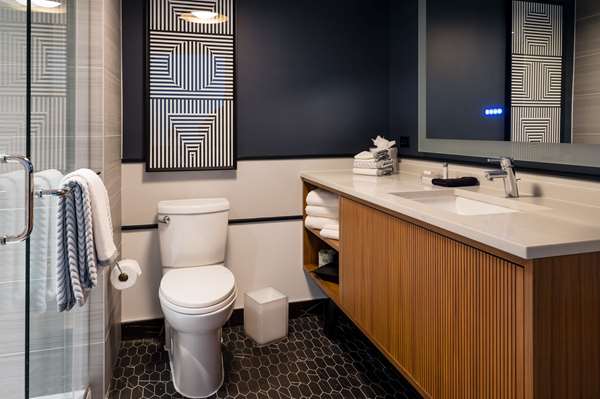 Cambria Hotel Boston Somerville — photo 4