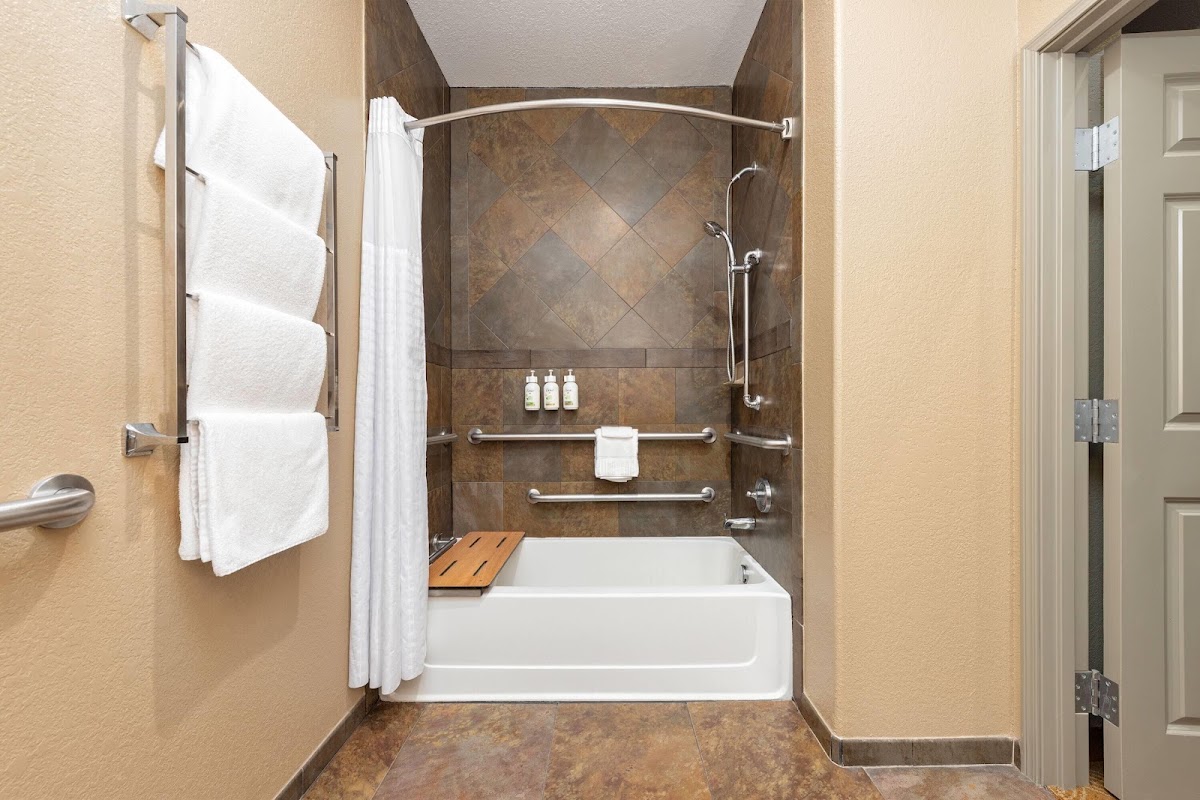 La Quinta Inn & Suites by Wyndham Marble Falls — photo 5
