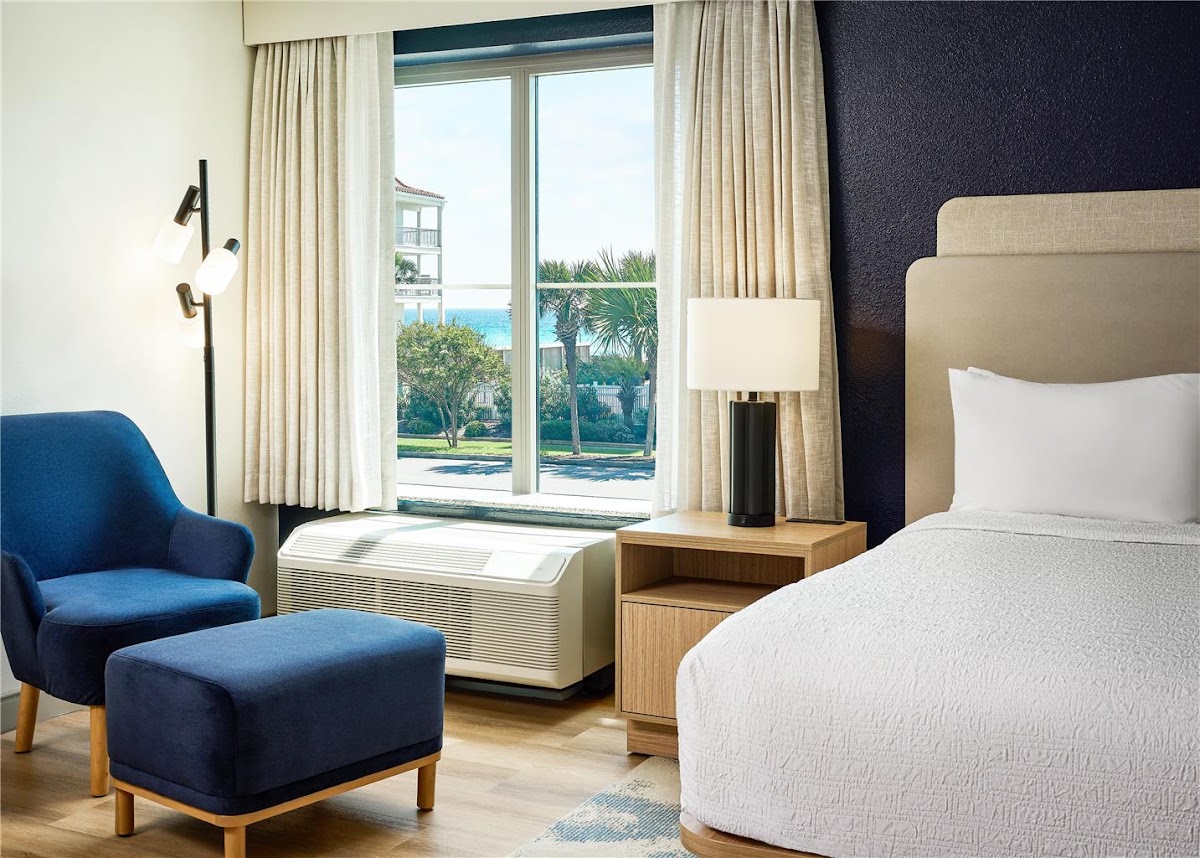 Hampton Inn & Suites Destin — photo 3
