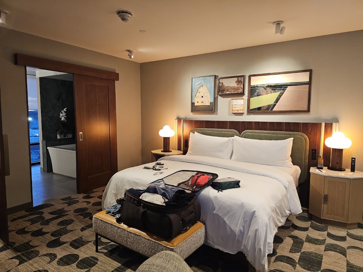 Trilogy Hotel Huntsville, Autograph Collection — photo 3
