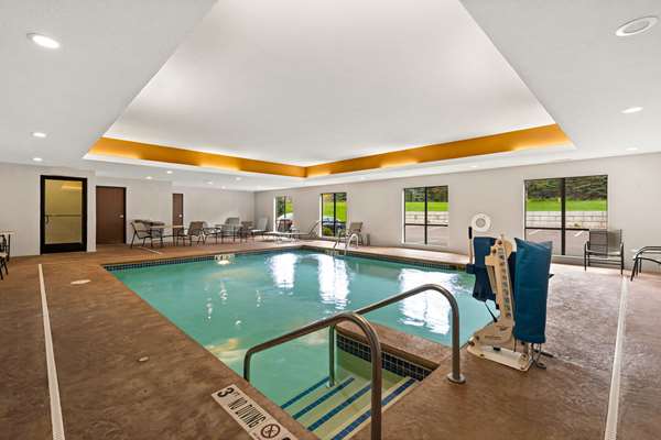 Comfort Suites Hudson I-94 — photo 4