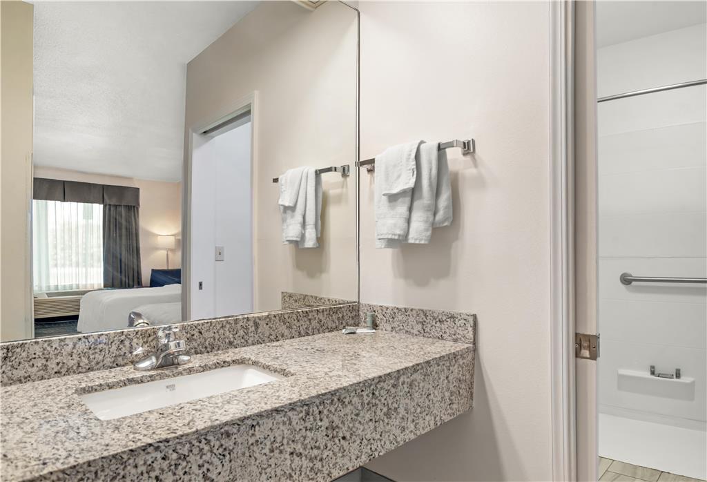 Best Western Navarre Waterfront — photo 5