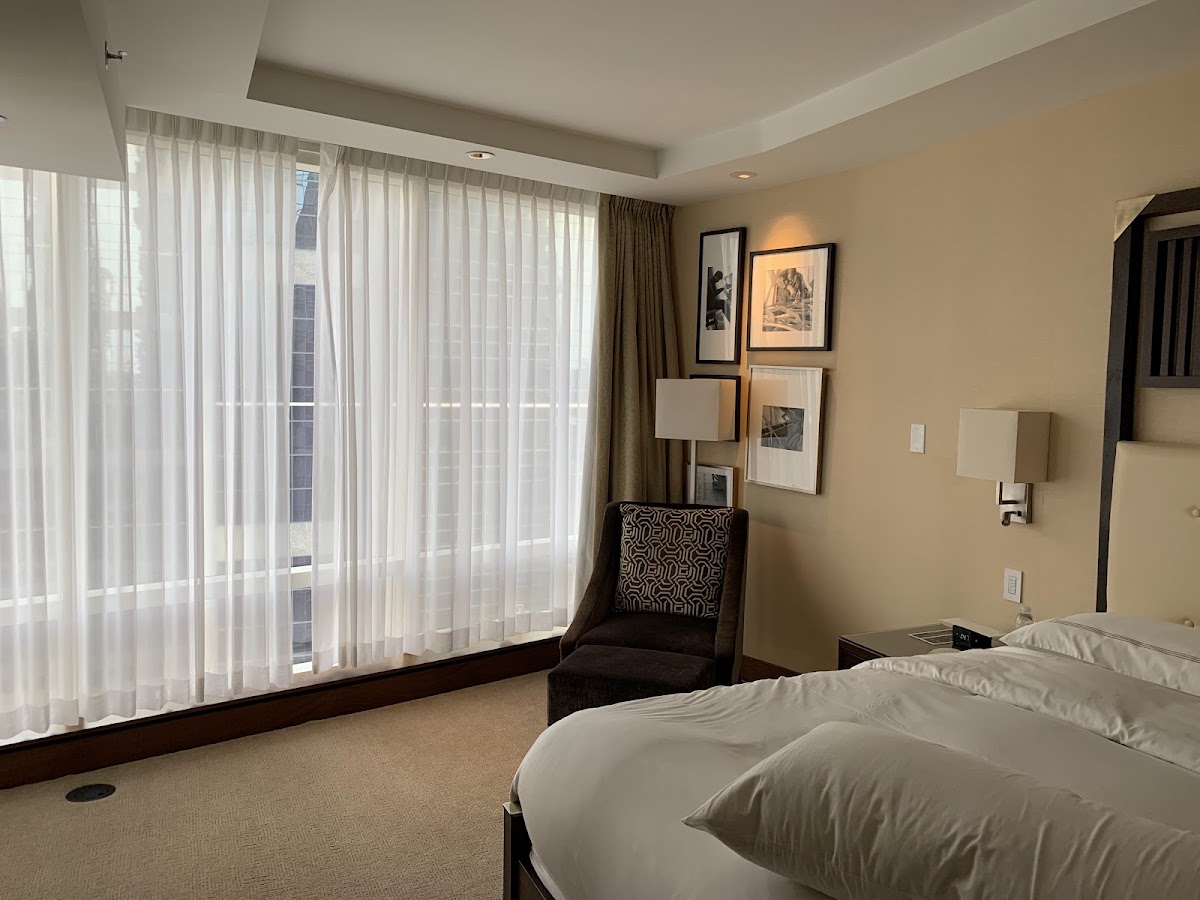 Shangri-La Toronto — photo 3