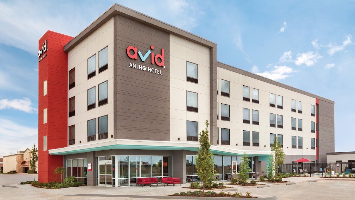 avid hotel Traverse City by IHG — photo 1
