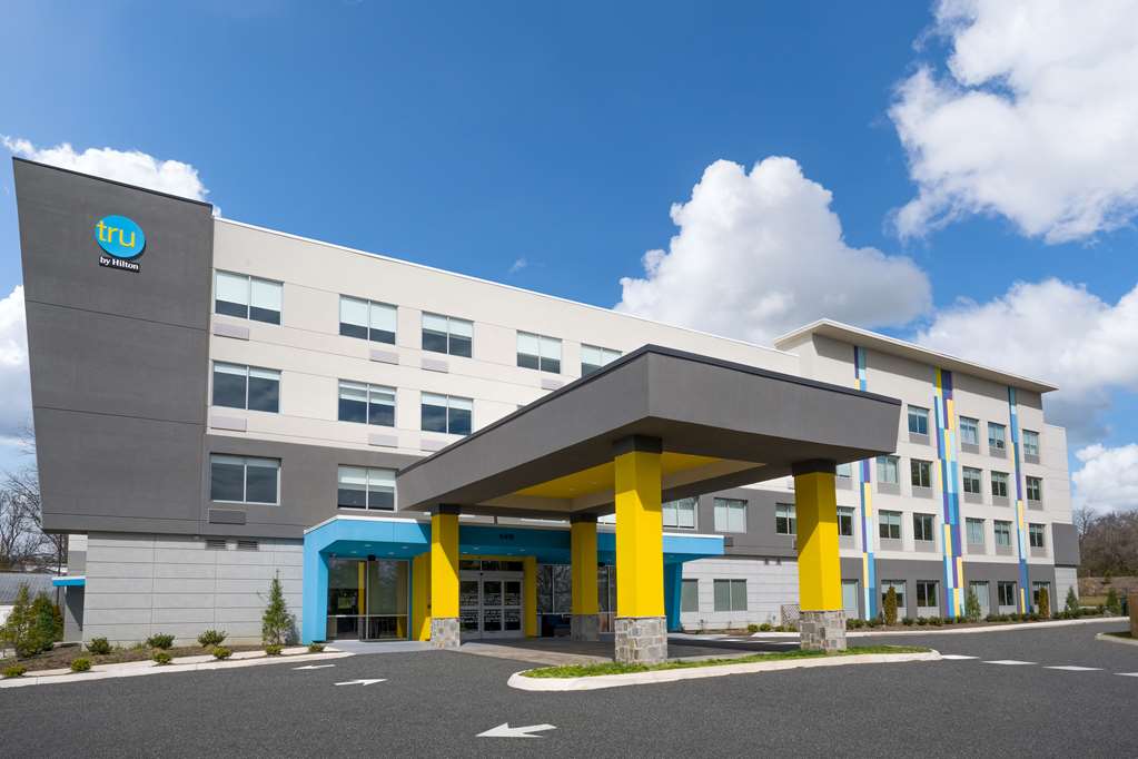 Tru by Hilton Knoxville North I 75 — photo 1