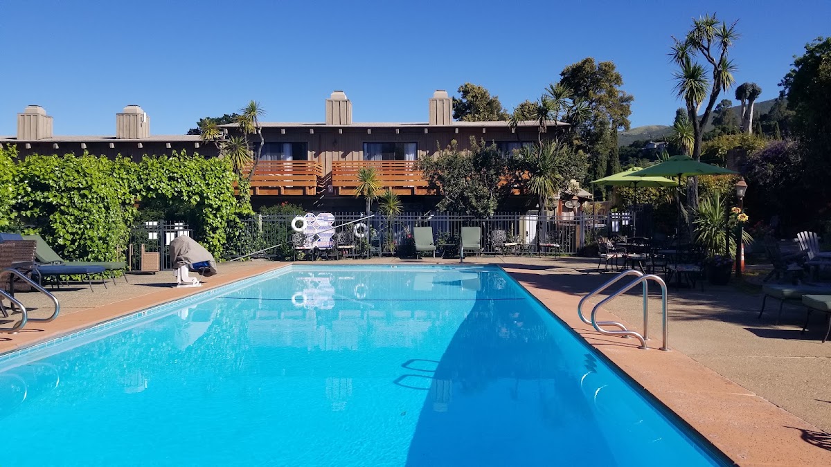 Carmel Valley Lodge — photo 4