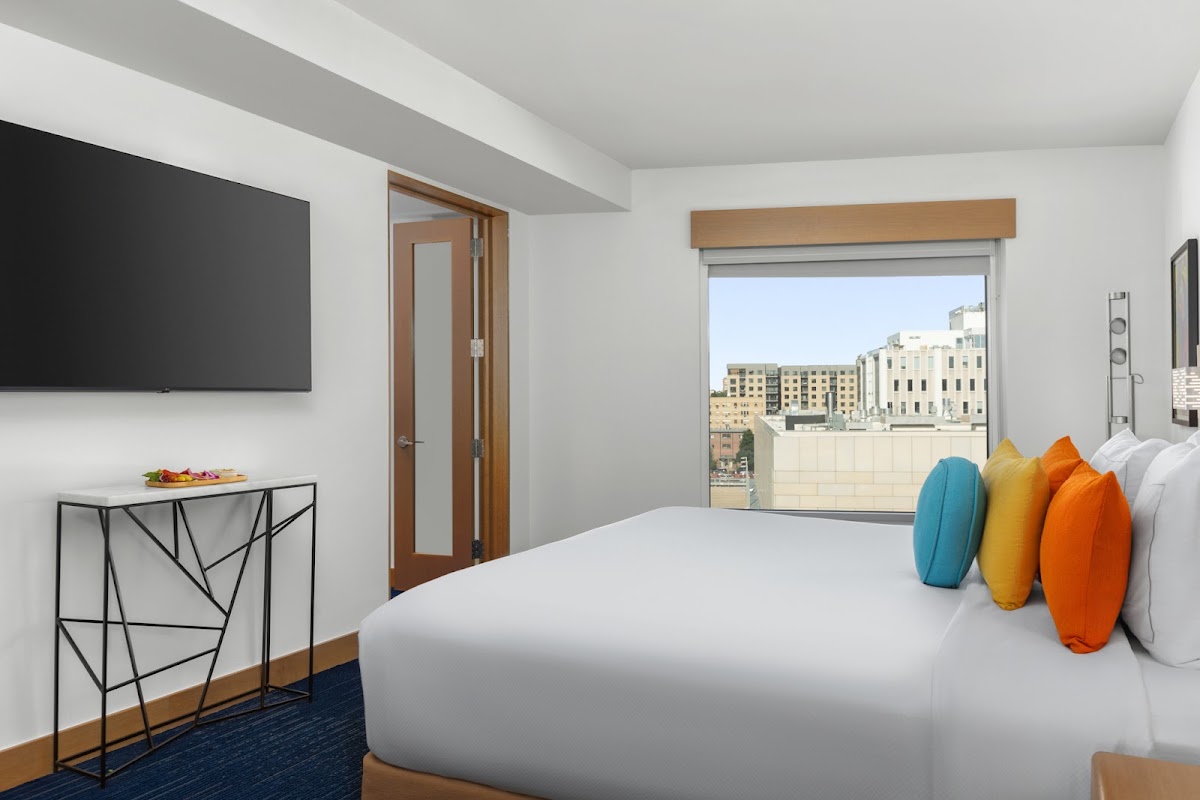 The Art Hotel Denver, Curio Collection by Hilton — photo 3