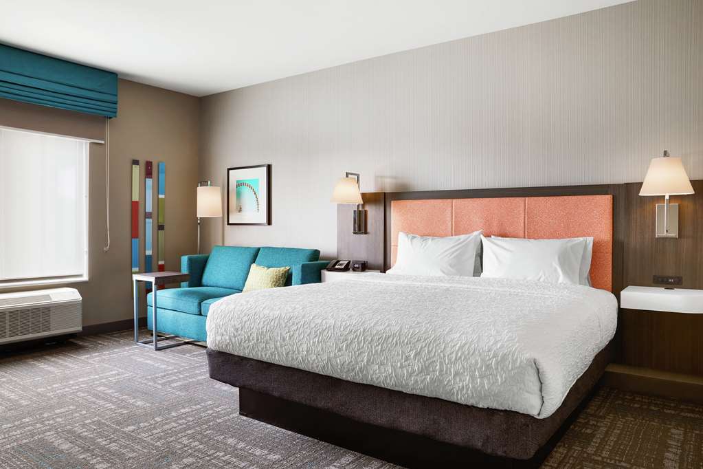 Hampton Inn & Suites Chicago/Waukegan — photo 3