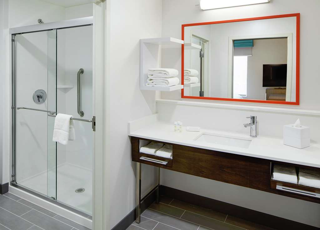 Hampton Inn & Suites Chicago/Waukegan — photo 5