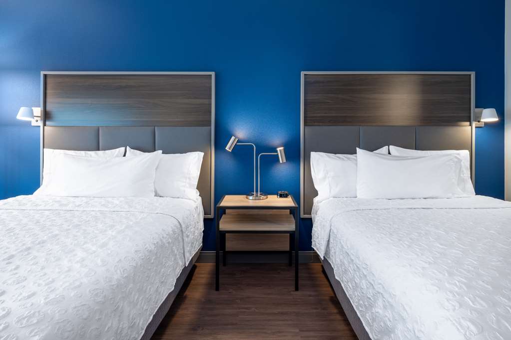 Tru by Hilton Naperville Chicago — photo 3