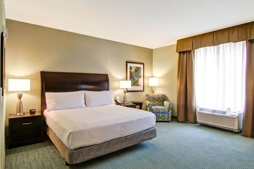 Hilton Garden Inn Woodbridge — photo 3