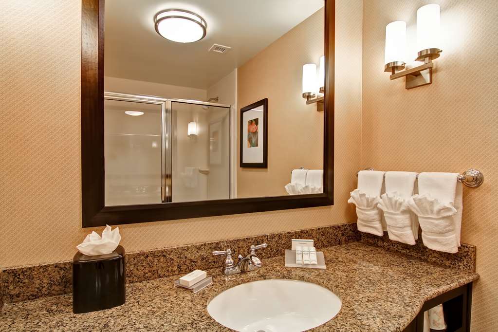 Hilton Garden Inn Woodbridge — photo 5
