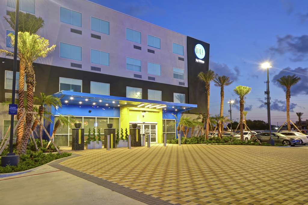 Tru by Hilton Corpus Christi South Padre Island Dr — photo 1