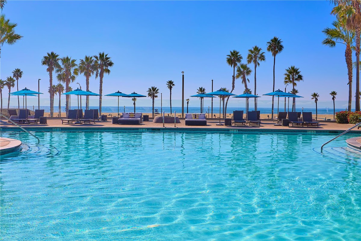 The Waterfront Beach Resort, a Hilton Hotel — photo 4