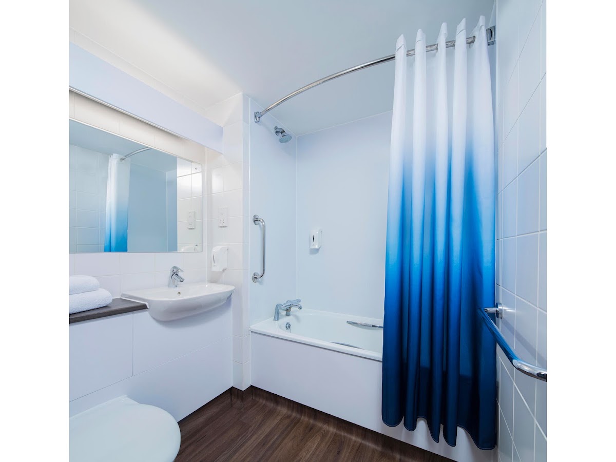 Travelodge London Richmond Central — photo 4