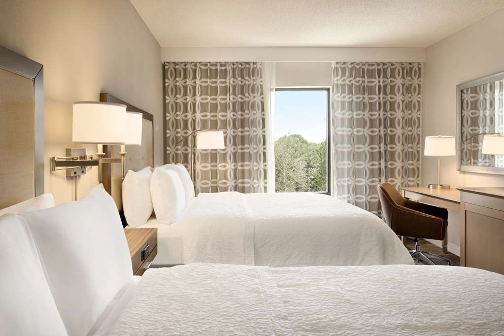 Hampton Inn & Suites Largo — photo 3