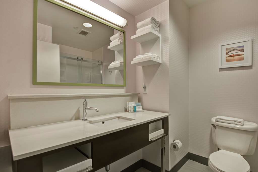 Hampton Inn & Suites Newark-Harrison-Riverwalk — photo 5