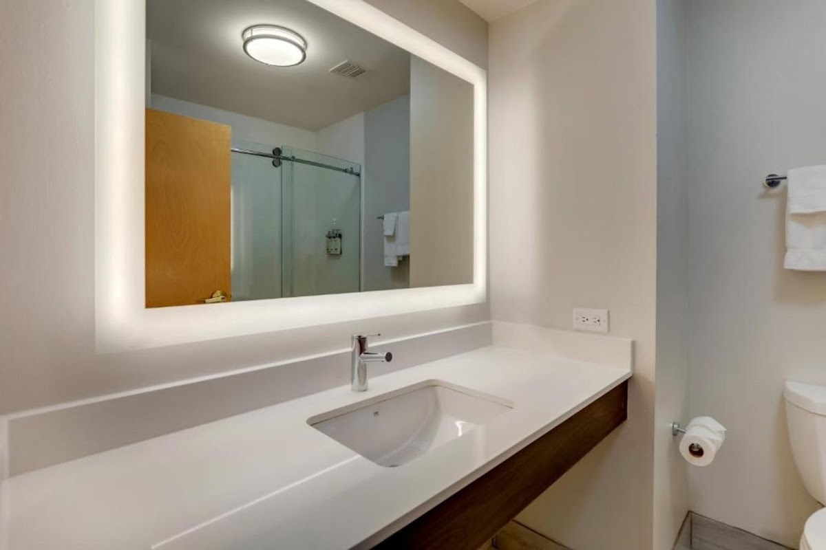 Holiday Inn Express & Suites Richmond by IHG — photo 5