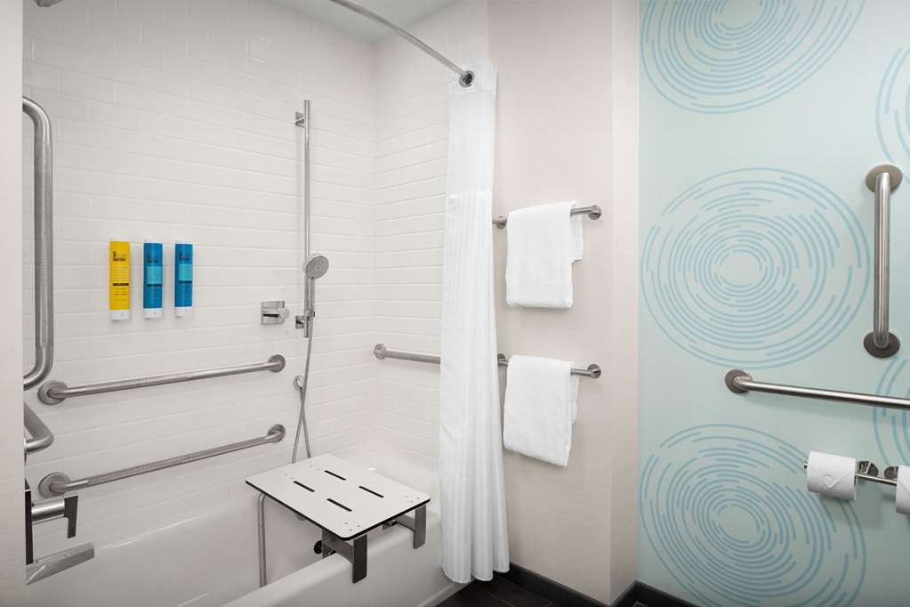 Tru by Hilton Jacksonville Airport I-95 — photo 4