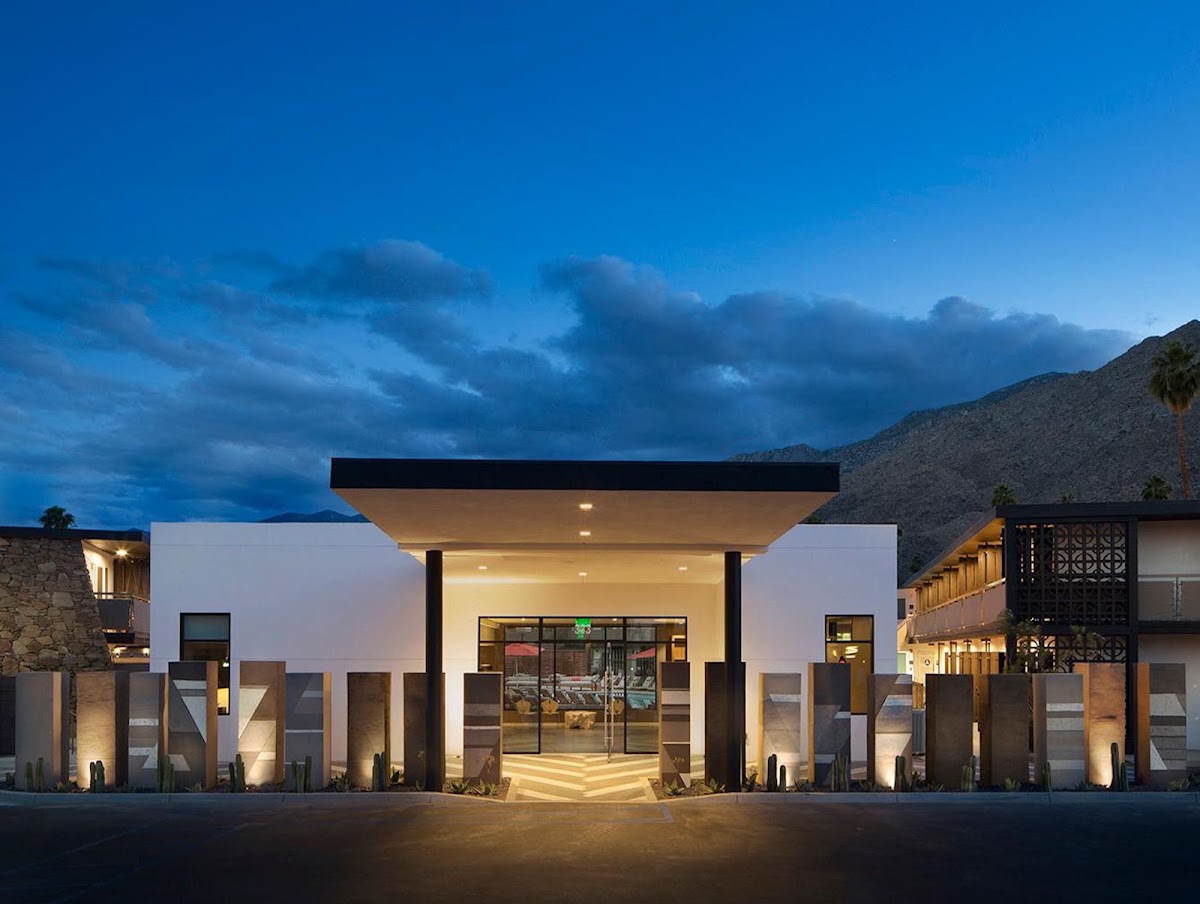 V Capri Palm Springs, a Dolce by Wyndham