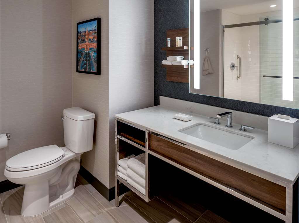 Hilton Garden Inn Austin University Capitol District — photo 4