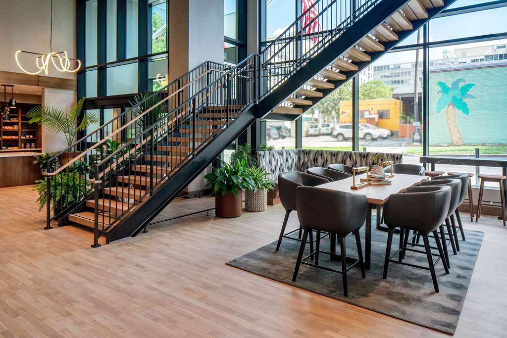Hilton Garden Inn Austin University Capitol District — photo 5