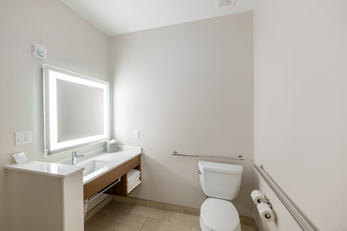 Holiday Inn Express & Suites Lindale - Tyler by IHG — photo 5