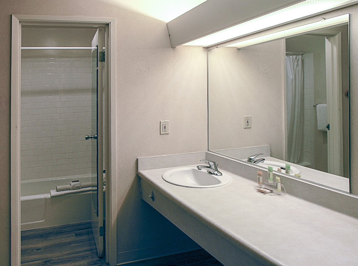 Inn at the Convention Center — photo 4