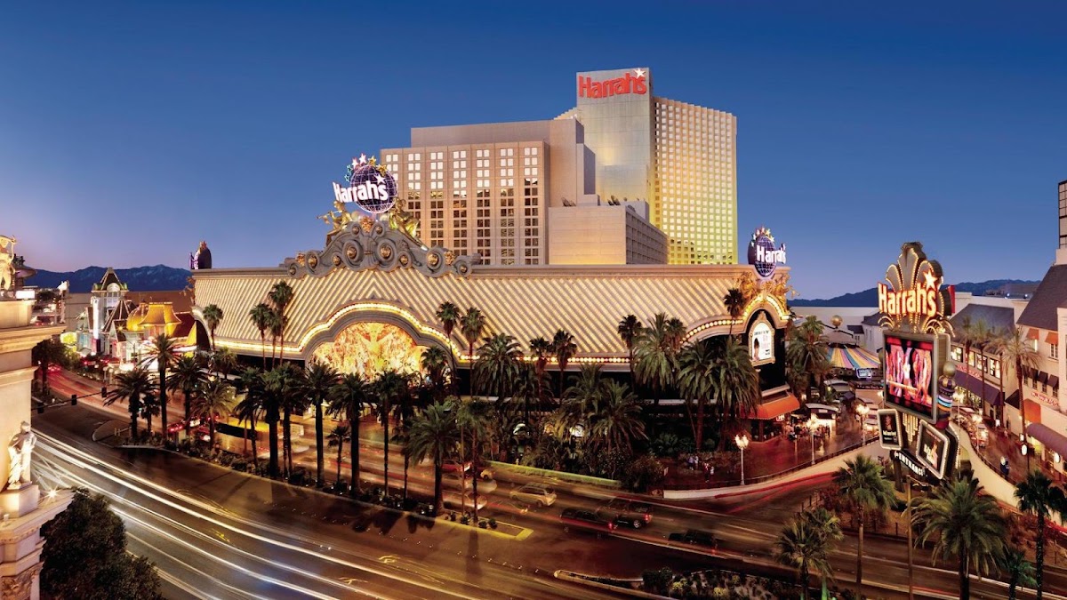 Harrah's Las Vegas - A Caesars Rewards Destination — photo 1