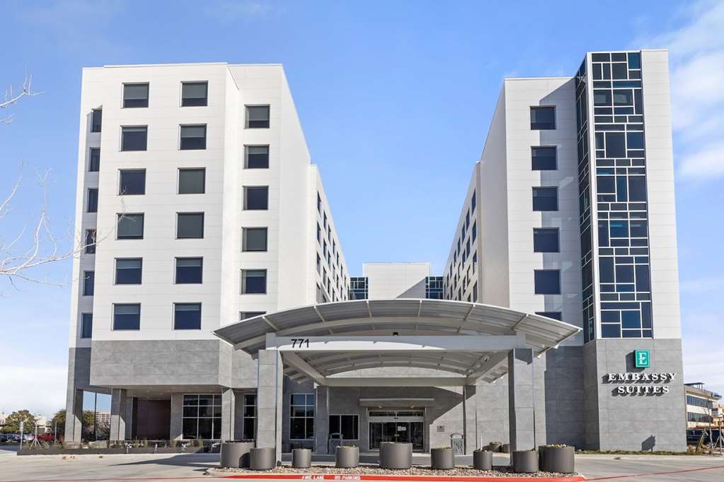Embassy Suites by Hilton Irving Las Colinas — photo 1