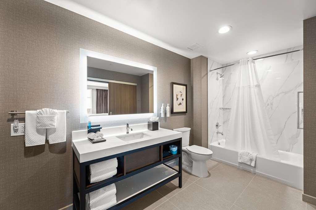 Embassy Suites by Hilton Irving Las Colinas — photo 5