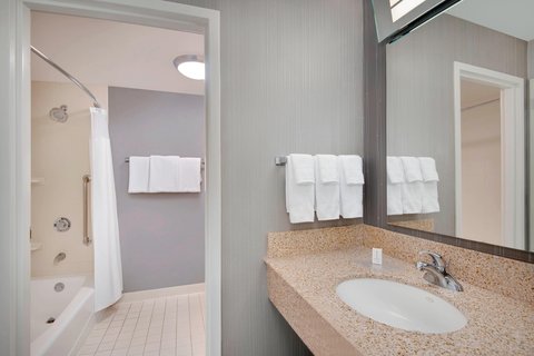 Courtyard by Marriott Savannah Midtown — photo 5